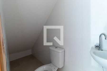 Casa de condomínio à venda com 118m², 2 quartos e 2 vagasLavabo