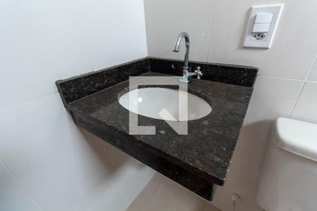 Casa de condomínio à venda com 118m², 2 quartos e 2 vagasBanheiro da Suíte 1