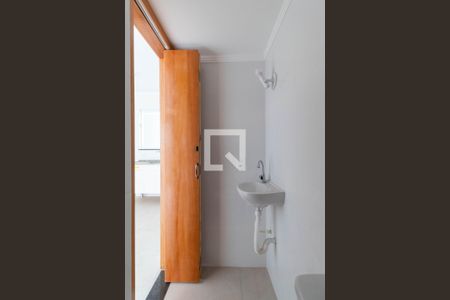 Casa de condomínio à venda com 118m², 2 quartos e 2 vagasLavabo