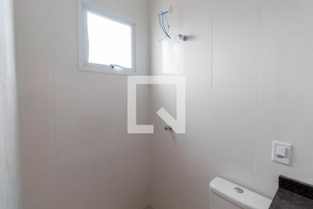 Casa de condomínio à venda com 118m², 2 quartos e 2 vagasBanheiro da Suíte 1