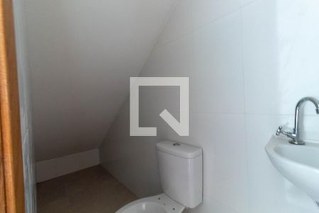 Casa de condomínio à venda com 118m², 2 quartos e 2 vagasLavabo