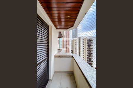 Apartamento à venda com 165m², 4 quartos e 3 vagasQuarto 3 - Varanda