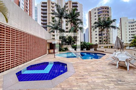 Apartamento à venda com 165m², 4 quartos e 3 vagasÁrea comum - Piscina