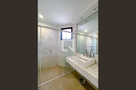 Apartamento à venda com 165m², 4 quartos e 3 vagasBanheiro da Suíte