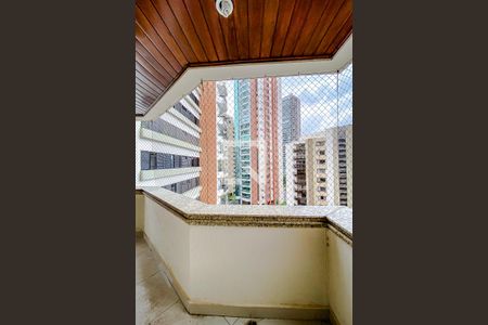 Apartamento à venda com 165m², 4 quartos e 3 vagasVaranda do Quarto 2