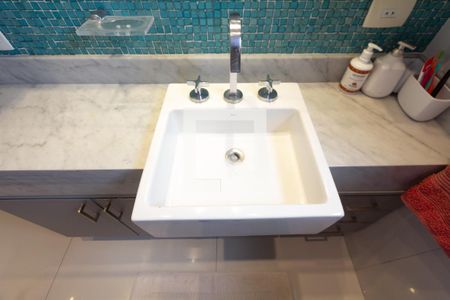 Apartamento à venda com 70m², 2 quartos e 1 vaga Apartamento à venda com 70m², 2 quartos e 1 vagaBanheiro