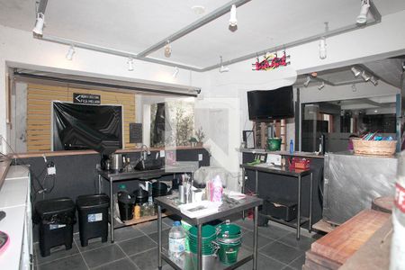 Casa à venda com 647m², 3 quartos e 5 vagasBar