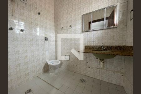 Casa à venda com 357m², 4 quartos e 5 vagasBanheiro da Suíte 2