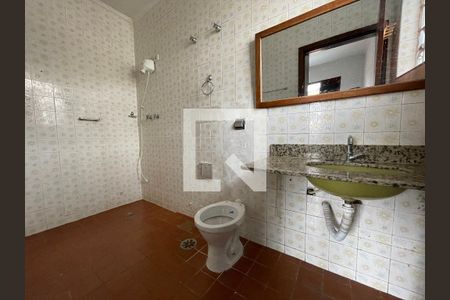 Casa à venda com 357m², 4 quartos e 5 vagasBanheiro da Suíte 2