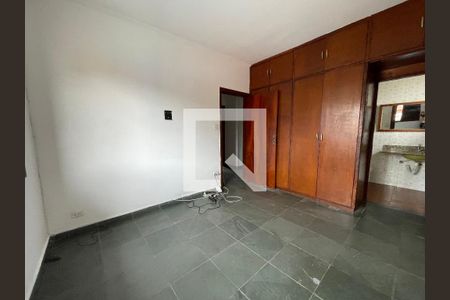 Casa à venda com 357m², 4 quartos e 5 vagasSuíte 2