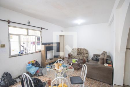 Sala de casa para alugar com 3 quartos, 60m² em Galo Branco, São Gonçalo