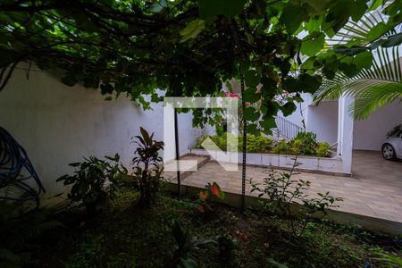 Casa à venda com 280m², 4 quartos e 5 vagas Casa à venda com 280m², 4 quartos e 5 vagasJardim