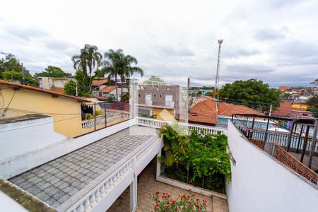 Casa à venda com 280m², 4 quartos e 5 vagas Casa à venda com 280m², 4 quartos e 5 vagasVista