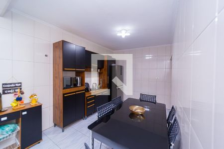 Casa à venda com 280m², 4 quartos e 5 vagas Casa à venda com 280m², 4 quartos e 5 vagasCozinha