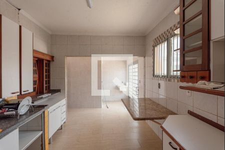 Casa para alugar com 450m², 4 quartos e 8 vagasCozinha