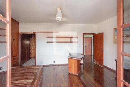 Casa para alugar com 450m², 4 quartos e 8 vagasSuíte 1