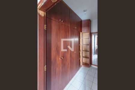 Casa para alugar com 450m², 4 quartos e 8 vagasCloset da suíte 1