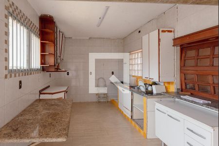 Casa para alugar com 450m², 4 quartos e 8 vagasCozinha