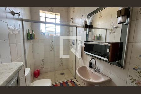 Casa à venda com 232m², 4 quartos e 3 vagas Casa à venda com 232m², 4 quartos e 3 vagasQuarto