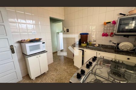 Casa à venda com 232m², 4 quartos e 3 vagas Casa à venda com 232m², 4 quartos e 3 vagasCozinha