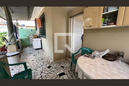 Casa à venda com 232m², 4 quartos e 3 vagas Casa à venda com 232m², 4 quartos e 3 vagasÁrea de Serviço