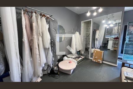 Casa à venda com 232m², 4 quartos e 3 vagas Casa à venda com 232m², 4 quartos e 3 vagasQuarto 3