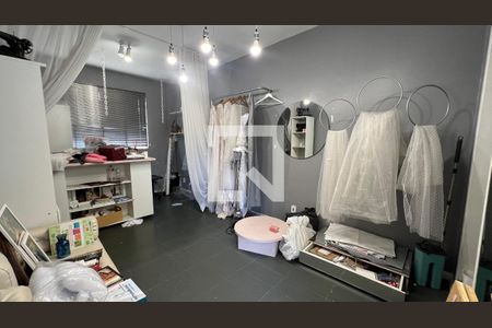 Casa à venda com 232m², 4 quartos e 3 vagas Casa à venda com 232m², 4 quartos e 3 vagasQuarto 3