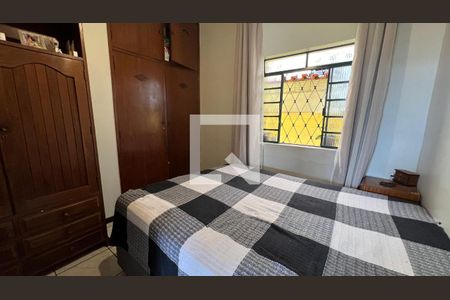 Casa à venda com 232m², 4 quartos e 3 vagas Casa à venda com 232m², 4 quartos e 3 vagasQuarto 2