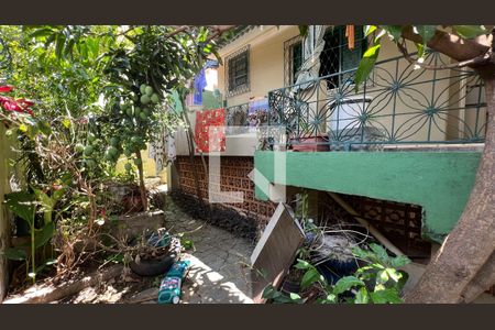 Casa à venda com 232m², 4 quartos e 3 vagas Casa à venda com 232m², 4 quartos e 3 vagasÁrea Externa