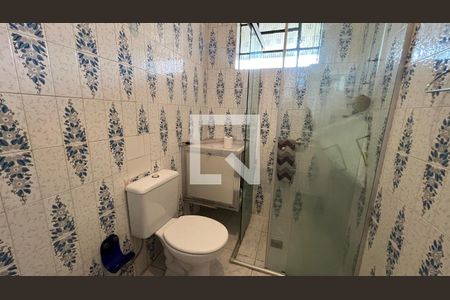 Casa à venda com 232m², 4 quartos e 3 vagas Casa à venda com 232m², 4 quartos e 3 vagasBanheiro