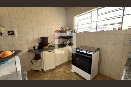 Casa à venda com 232m², 4 quartos e 3 vagas Casa à venda com 232m², 4 quartos e 3 vagasCozinha