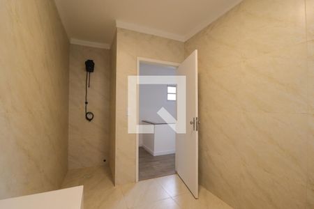 Casa para alugar com 250m², 5 quartos e 3 vagasBanheiro 1