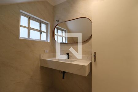 Casa para alugar com 250m², 5 quartos e 3 vagasBanheiro 2