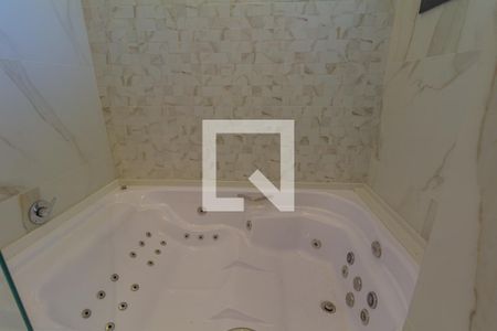 Casa de condomínio à venda com 220m², 3 quartos e 4 vagasBanheiro Suíte 2