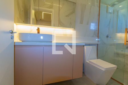 Casa de condomínio à venda com 220m², 3 quartos e 4 vagasBanheiro Suíte 2