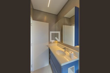 Casa de condomínio à venda com 220m², 3 quartos e 4 vagasBanheiro Suíte 3