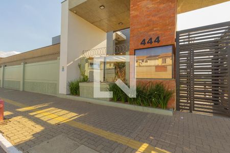 Casa de condomínio à venda com 220m², 3 quartos e 4 vagasPortaria