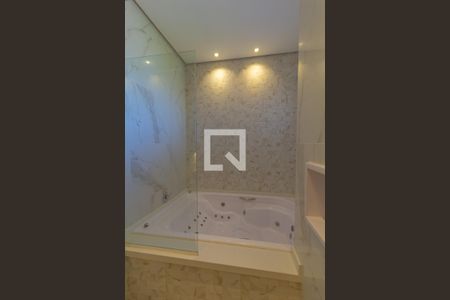 Casa de condomínio à venda com 220m², 3 quartos e 4 vagasBanheiro Suíte 2