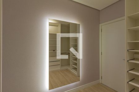 Casa de condomínio à venda com 220m², 3 quartos e 4 vagasCloset da suíte 2