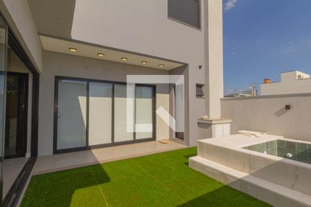 Casa de condomínio à venda com 220m², 3 quartos e 4 vagasÁrea externa