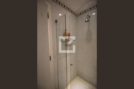 Detalhe do banheiro da suíte  de apartamento à venda com 4 quartos, 215m² em Lagoa, Rio de Janeiro