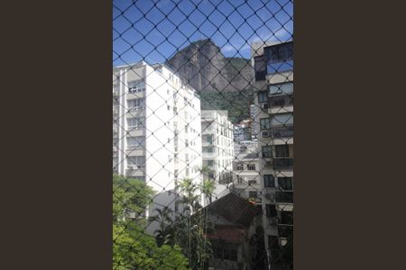 Apartamento à venda com 215m², 4 quartos e 2 vagasVista da suíte 