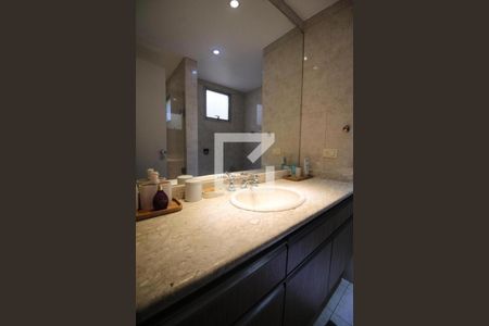 Apartamento à venda com 215m², 4 quartos e 2 vagasBanheiro social 