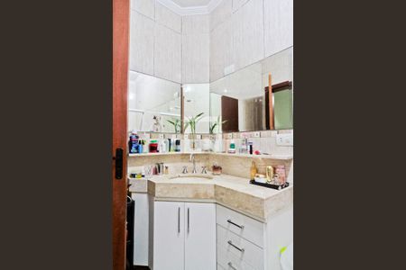 Casa à venda com 156m², 3 quartos e 4 vagasBanheiro da Suíte