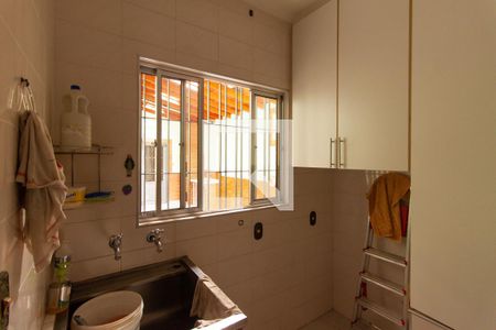 Casa à venda com 230m², 3 quartos e 2 vagasÁrea de Serviço