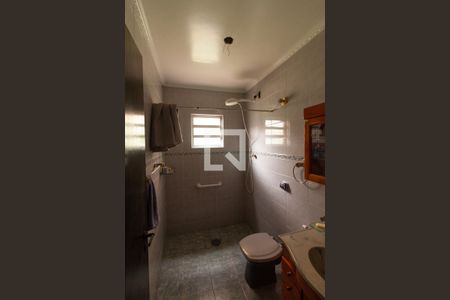 Casa à venda com 230m², 3 quartos e 2 vagasBanheiro 2