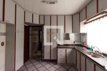 Casa à venda com 230m², 3 quartos e 2 vagasCozinha