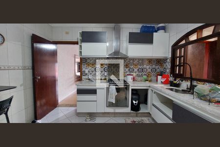 Casa para alugar com 160m², 3 quartos e 2 vagas Casa para alugar com 160m², 3 quartos e 2 vagasCozinha