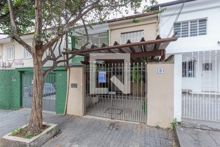 Casa para alugar com 150m², 4 quartos e 1 vaga Casa para alugar com 150m², 4 quartos e 1 vagaFachada