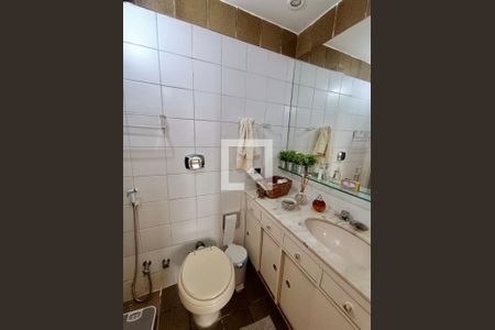 Apartamento à venda com 117m², 3 quartos e 2 vagasBanheiro social